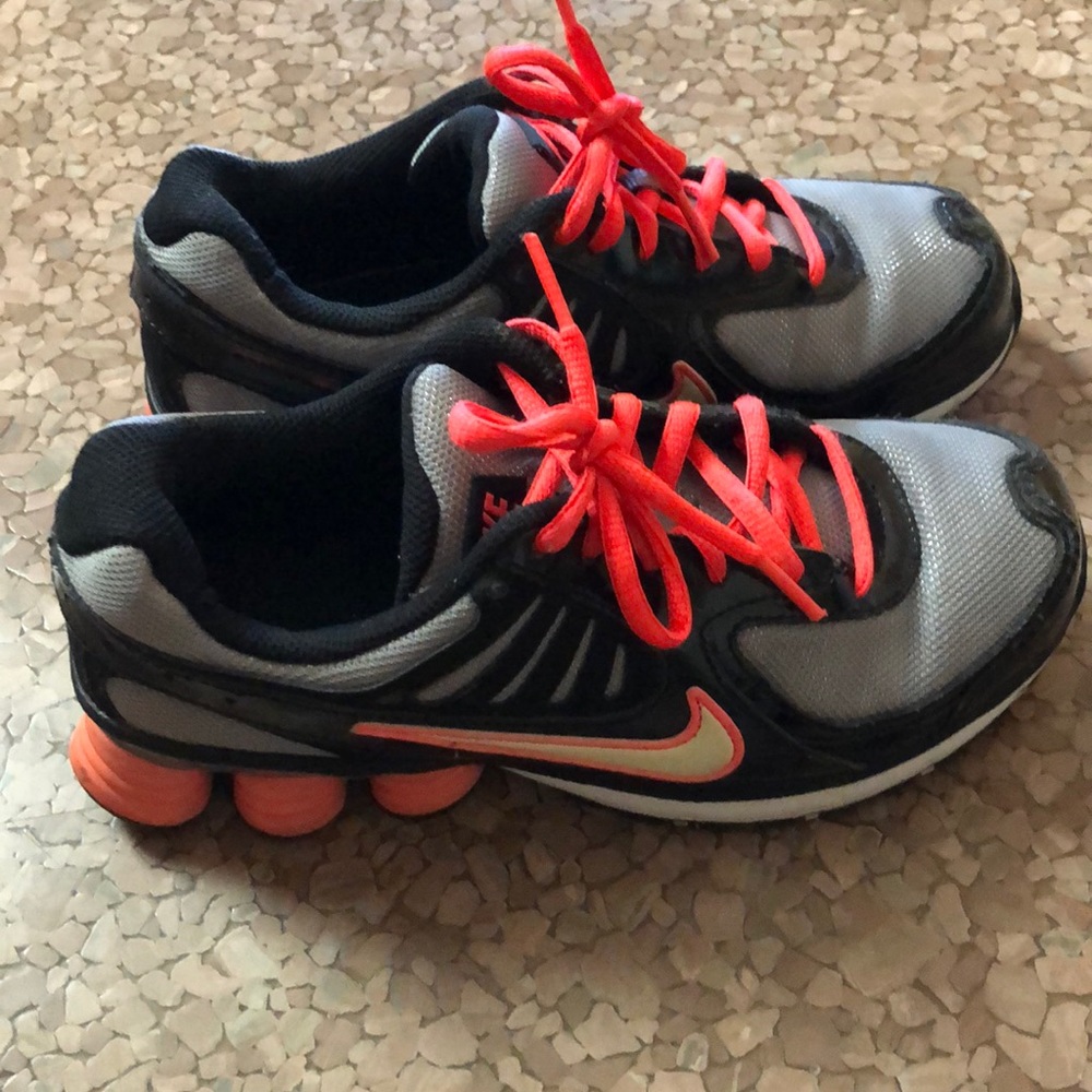 Nike shocks